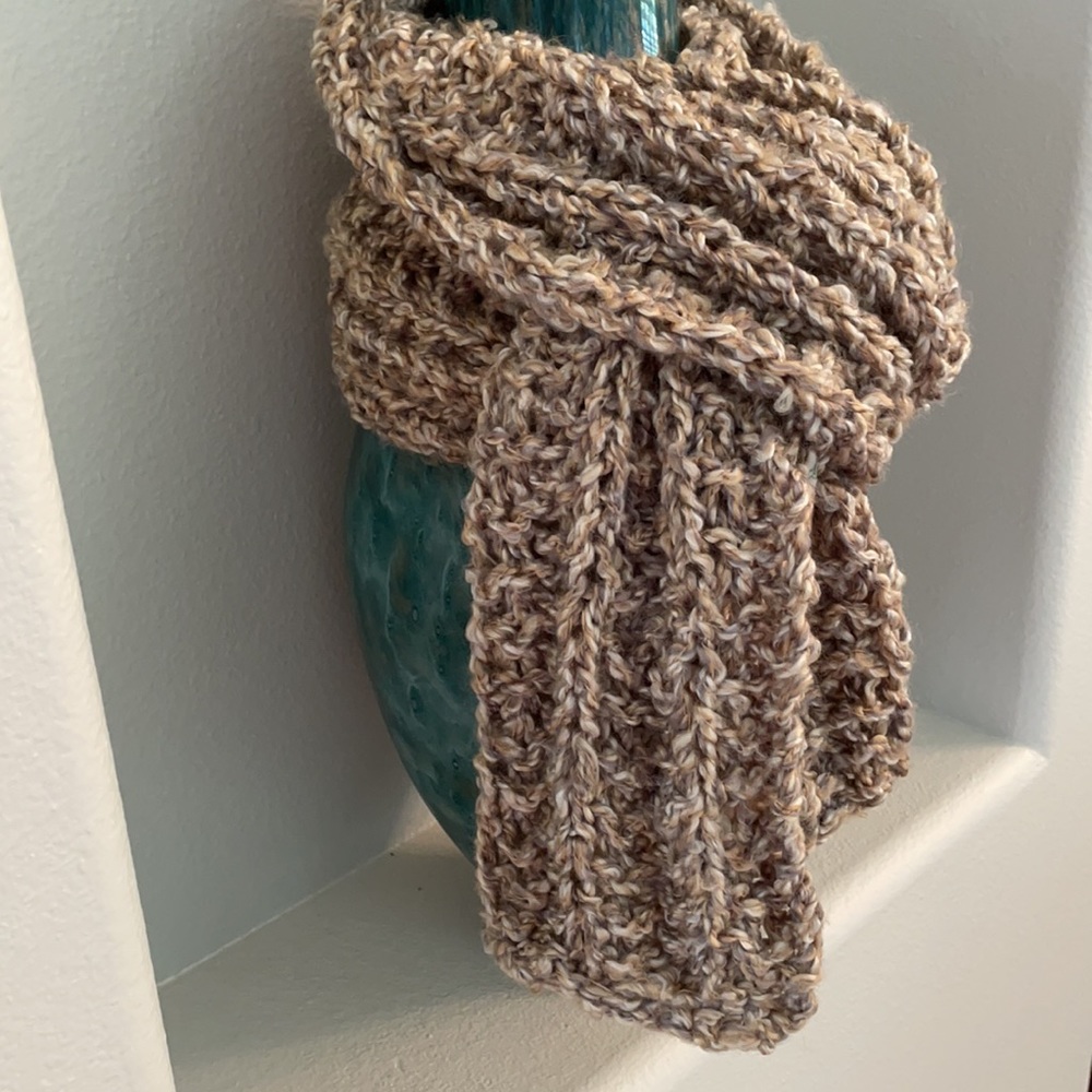 Handcrafted extra long super snuggly scarf - Picture 3 of 6